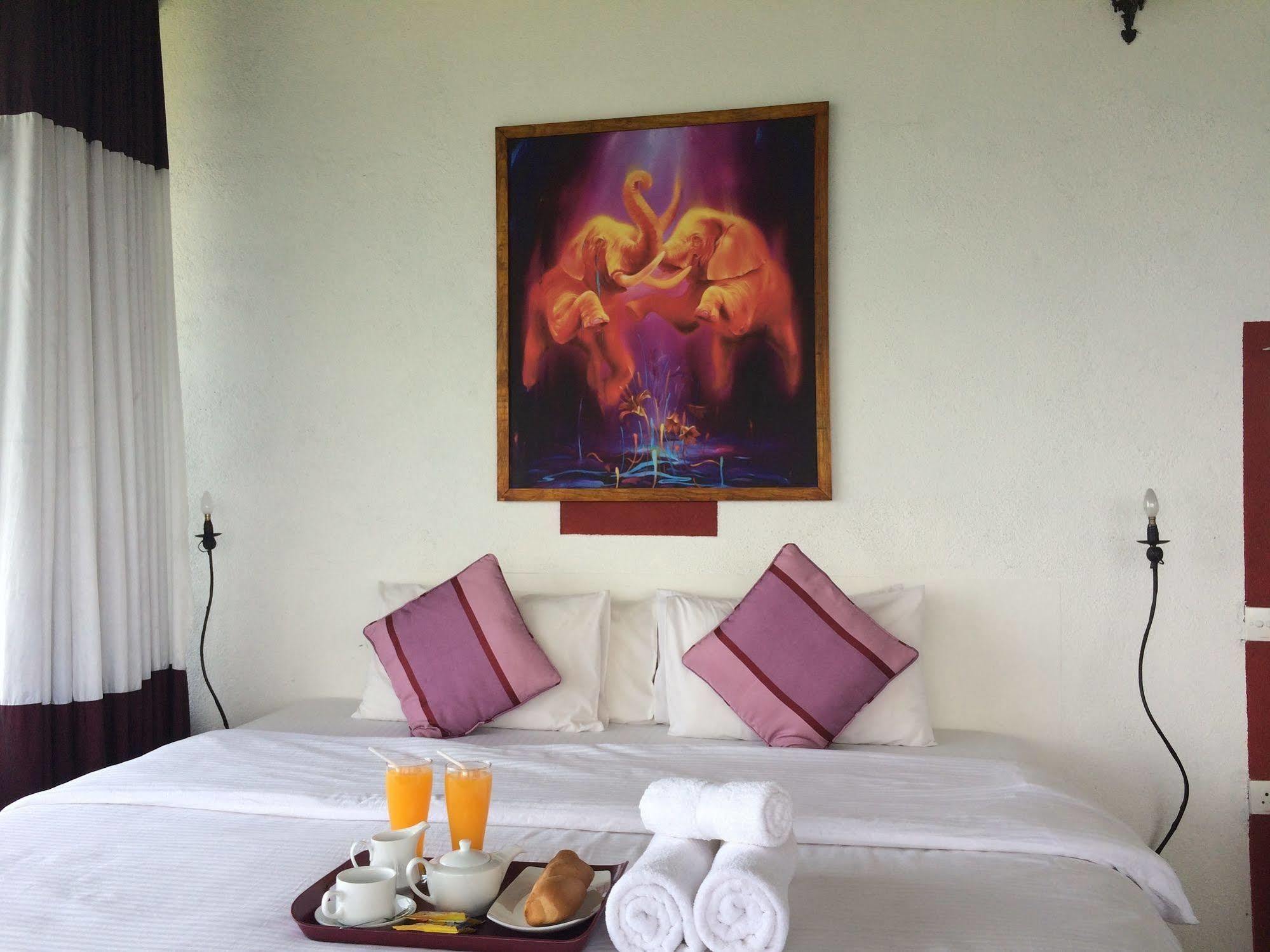 Club Lespri Hotel Palle Deltota ภายนอก รูปภาพ